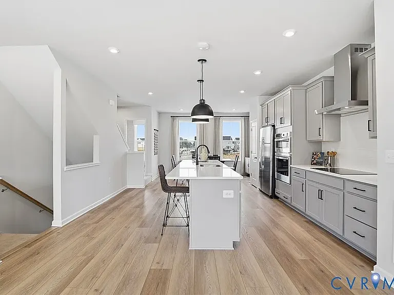 421 Burden Dr — Photo 6