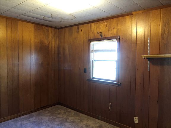 3rd image of 442 E 5th St