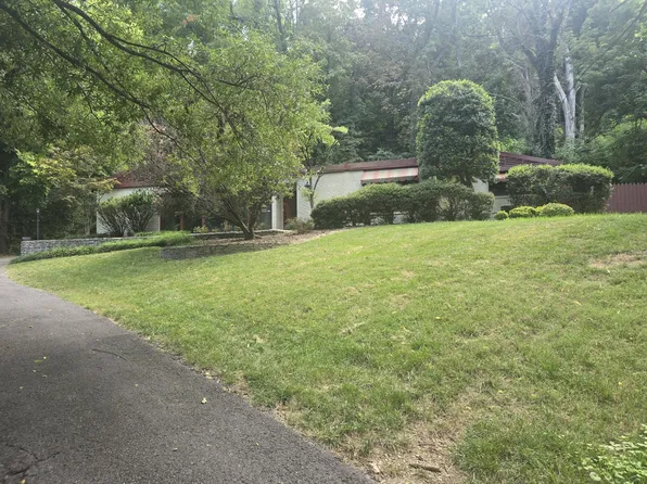 1049 Ridgeview Dr, Nashville, TN 37220