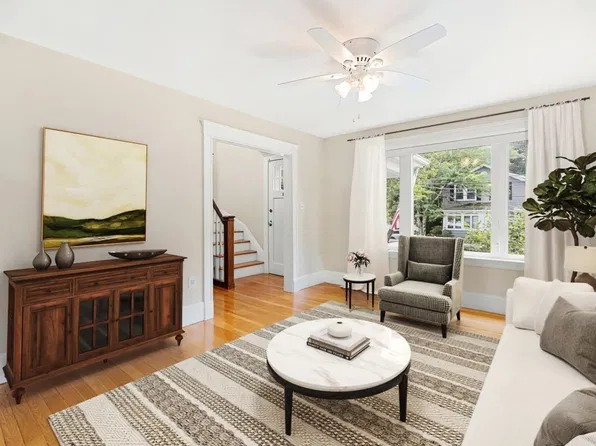 89 Bedford St, Waltham, MA 02453