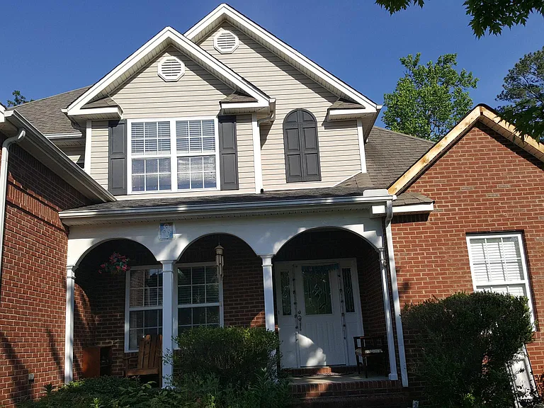 2360 Sargent Daly Dr — Photo 2