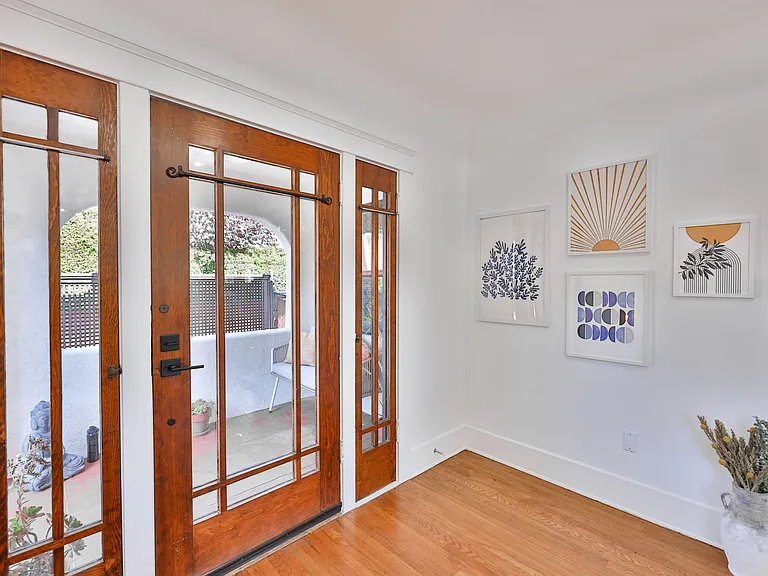 3407 N Mountain View Dr #1 — Photo 15