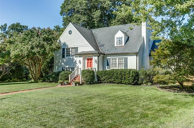 1st image of 206 Oxford Cir W