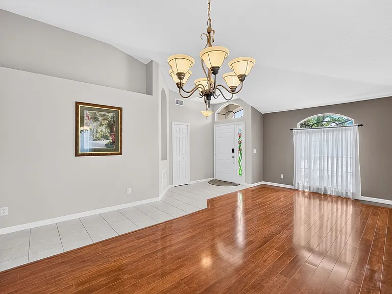 933 Shaw Cir — Photo 6