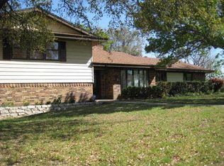 103 Golf View Cir, Weatherford, TX 76086