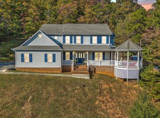 2127 La Bellevue Dr, Roanoke, VA 24012