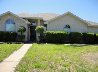 432 Round Rock Dr, Cedar Hill, TX 75104