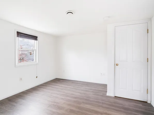 689 2nd Street image 11 of 22