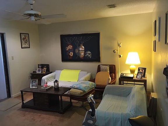 4th image of 35 Country Club Dr E