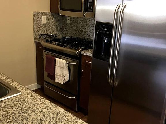 4th image of 1274 N Laurel Ave APT 3