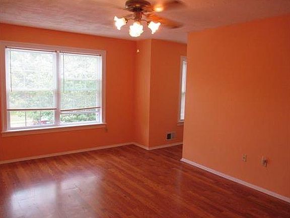 2nd image of 58 Delikat Ln