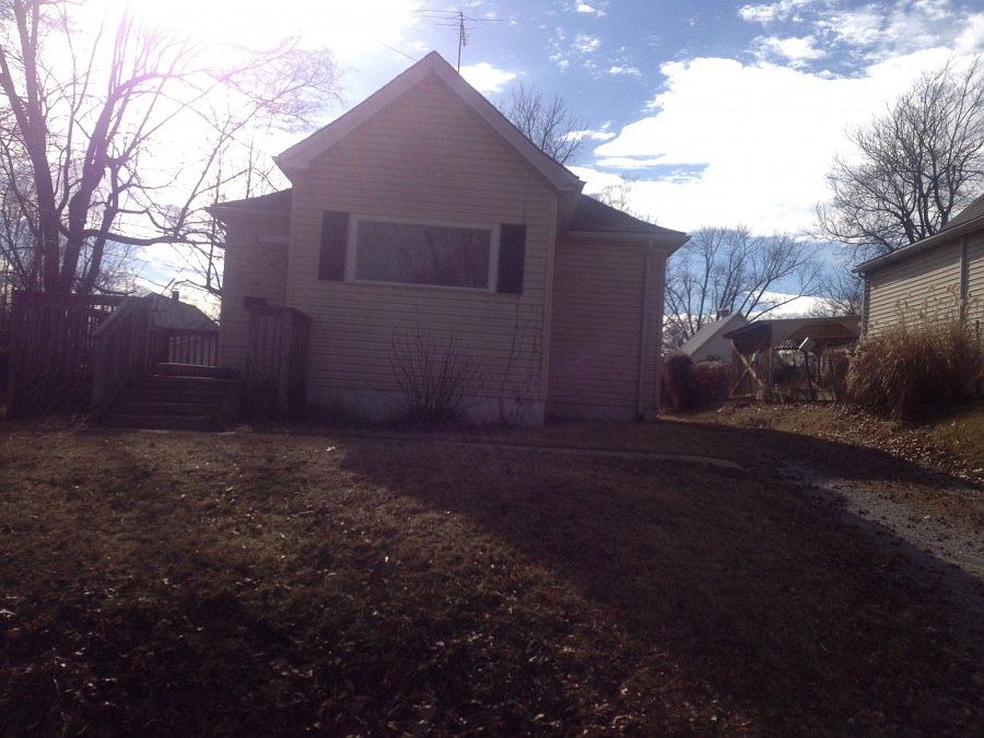 1st image of 3021 Fernwood Ave