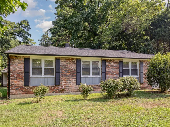 3301 Apache Dr, Raleigh, NC 27609