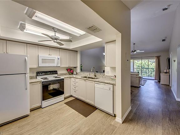 4th image of 8430 Charter Club Cir Unit 15