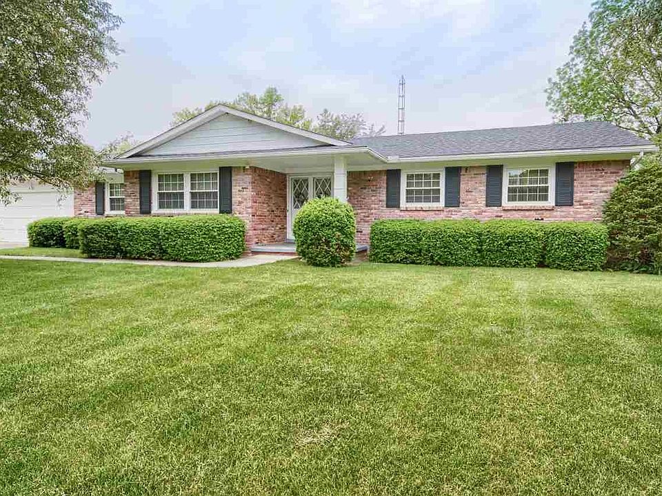 1st image of 2131 Belle Meade Dr