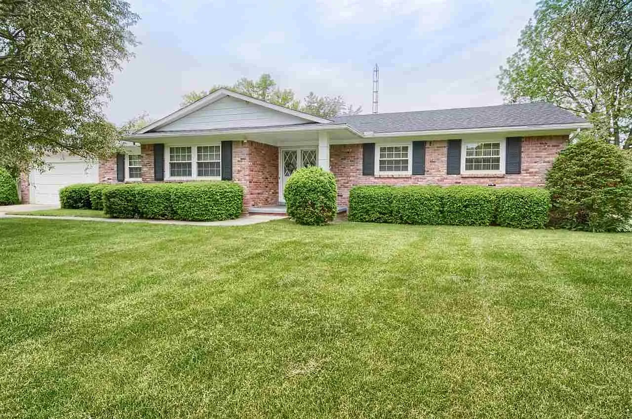 2131 Belle Meade Dr photo 1