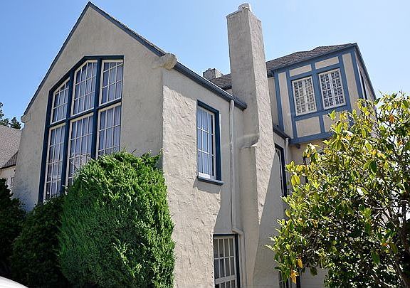 3rd image of 145 Saint Elmo Way