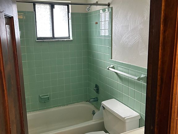5th image of 525 4th St APT 5