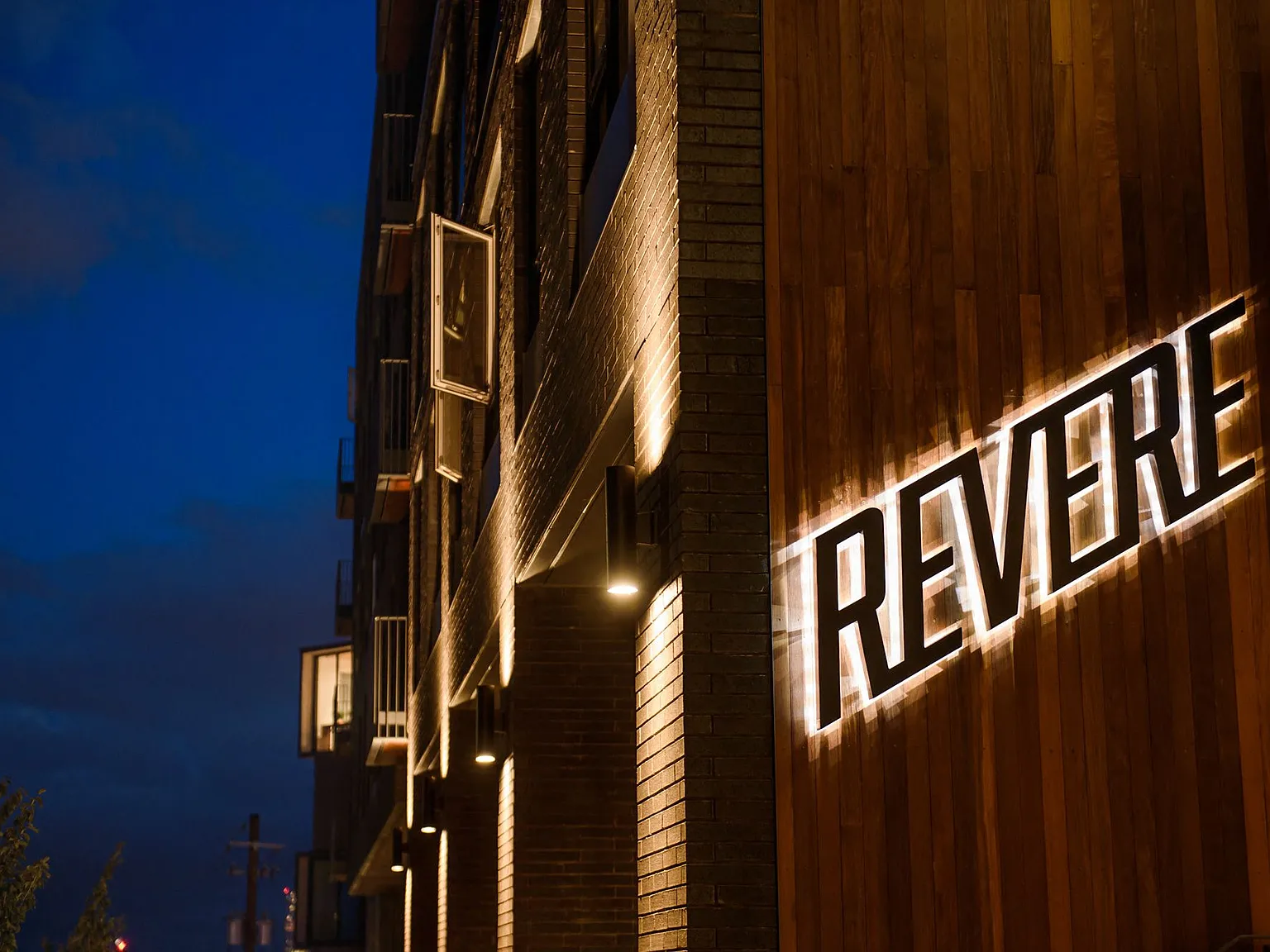 Revere — Photo 2