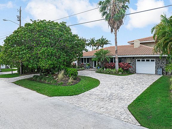 2nd image of 491 SE 16th Avenue