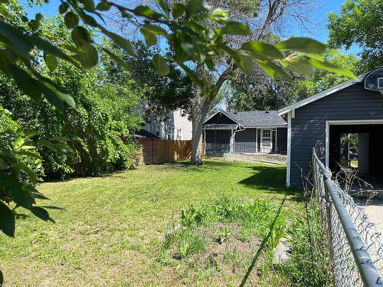 440 Lewis Ave — Photo 4