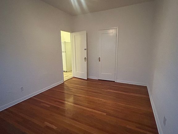 3rd image of 732 N Harvard Blvd #3