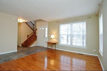 2nd image of 1900 Cambridge Dr