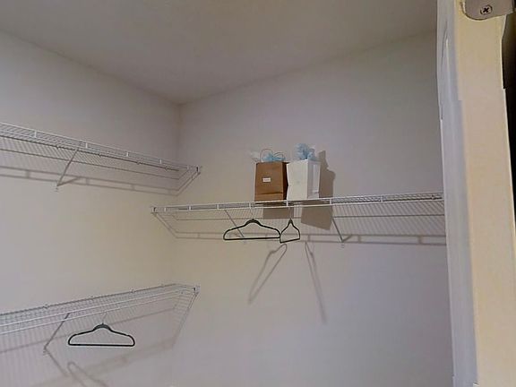 5th image of 905 Fieldstone Way