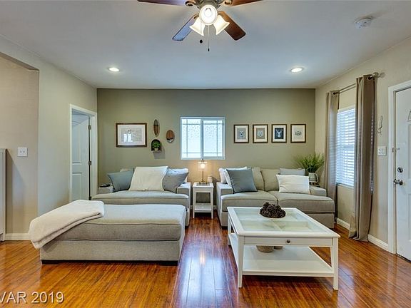 2nd image of 461 Rexford Dr