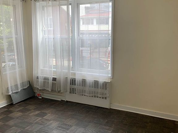 4th image of 720 E 31st St APT 2F