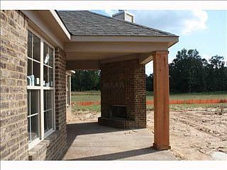 4th image of 190 Acadis Cir