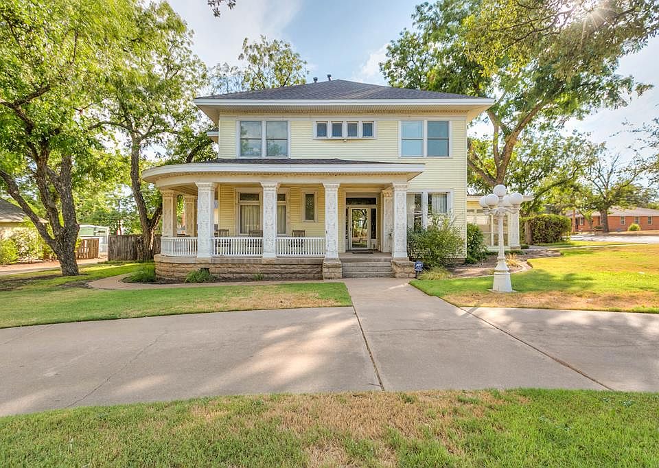 1st image of 307 N 8th St