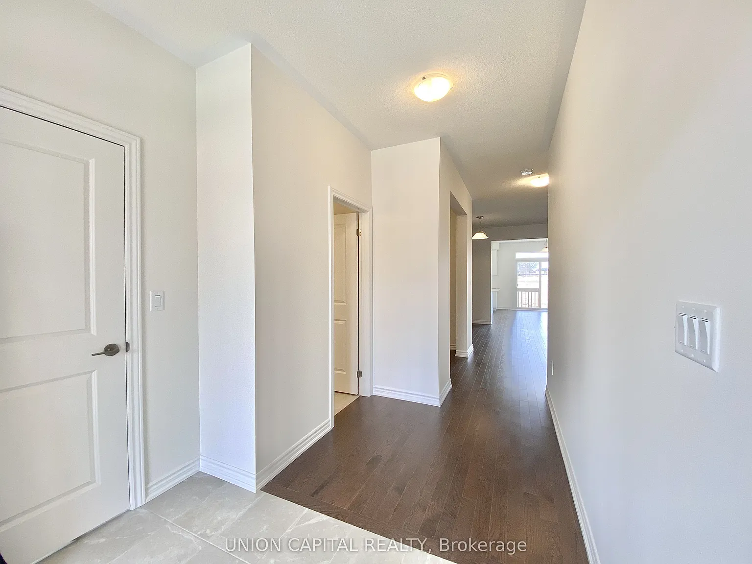 5 bed, $3,199 — Photo 4