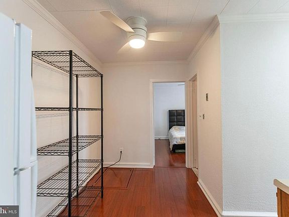 3rd image of 2701 Moore St #1