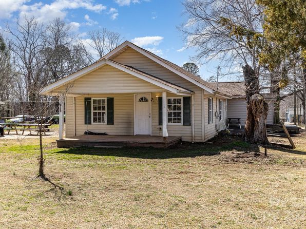 400 37th St SW, Hickory, NC 28602