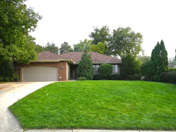 5611 T St, Omaha, NE 68117