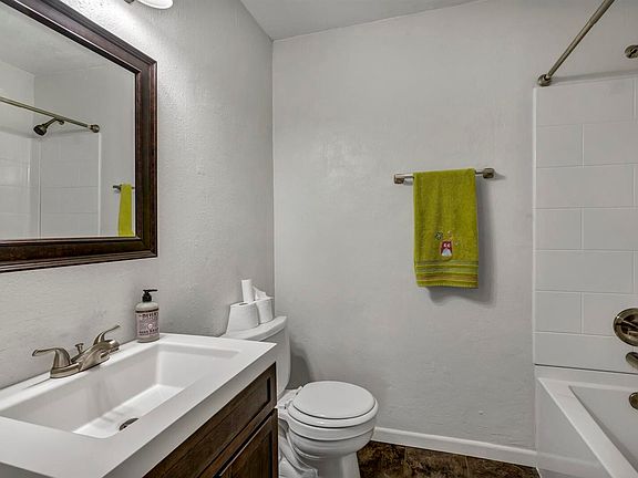 5th image of 4028 Cottonwood Dr