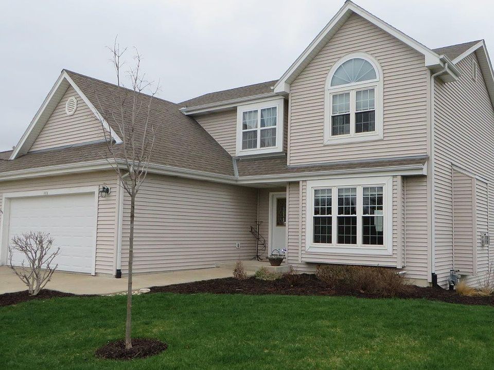1st image of 985 Hickory Creek Dr