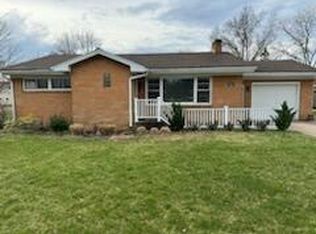 318 August Dr, Benton Harbor, MI 49022