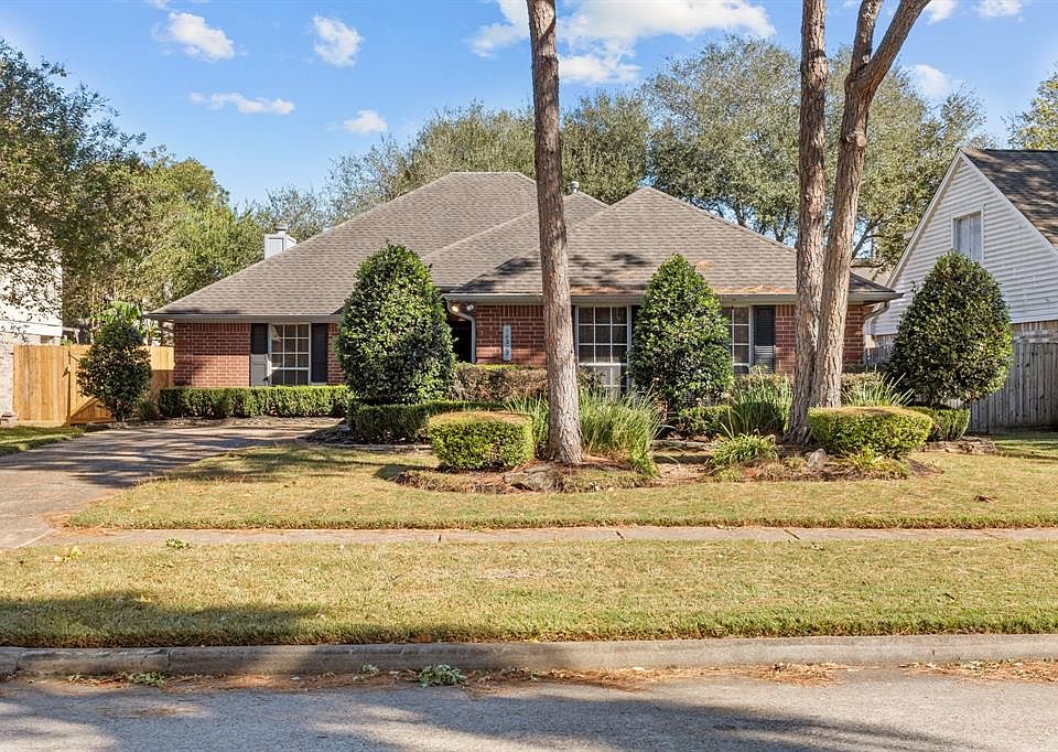 1st image of 14327 Oak Chase Dr