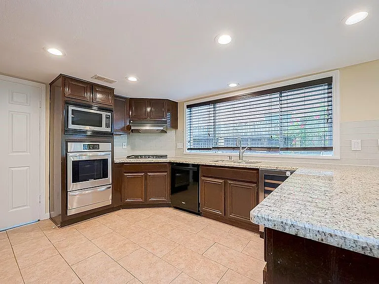 2039 Shorewood Ln — Photo 19