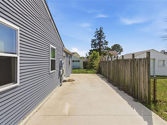 4th image of 5609 Anthony Rd