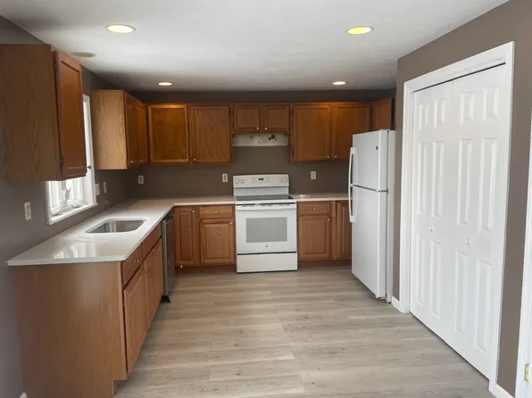 23-25 Fuller Ave #23, Attleboro, MA 02703