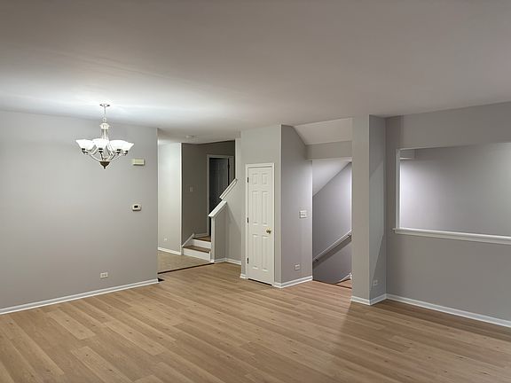 4th image of 3381 Kentshire Cir