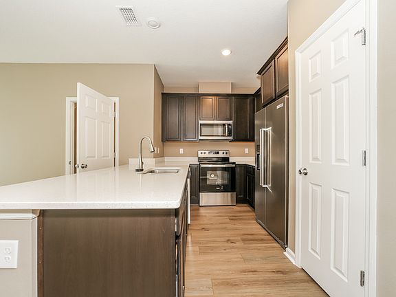5th image of 169 Great Star Court St