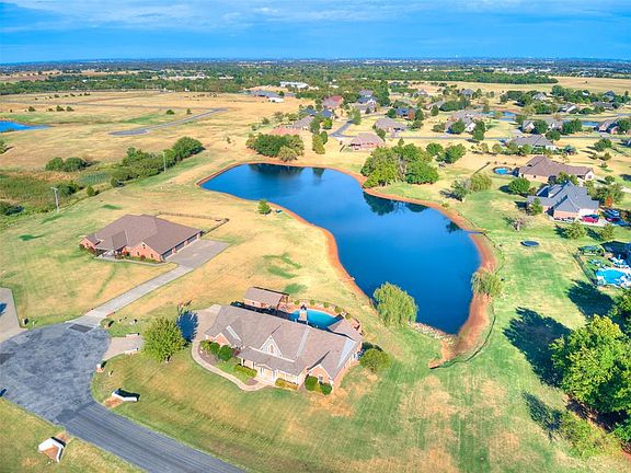 4th image of 22700 Emily Way