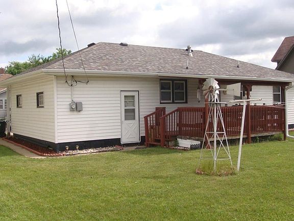 3rd image of 1525 4th Ave