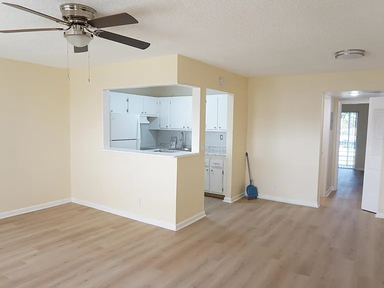 369 Sheffield St E #369-O — Photo 3