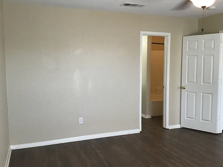 1325 Misty Dr — Photo 11