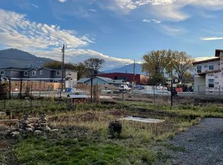 348 Lithia Ave, Talent, OR 97540